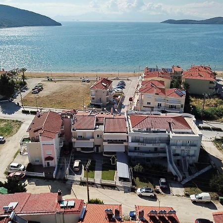 Sun & Sea Luxury Apartment Néa Péramos Exteriör bild